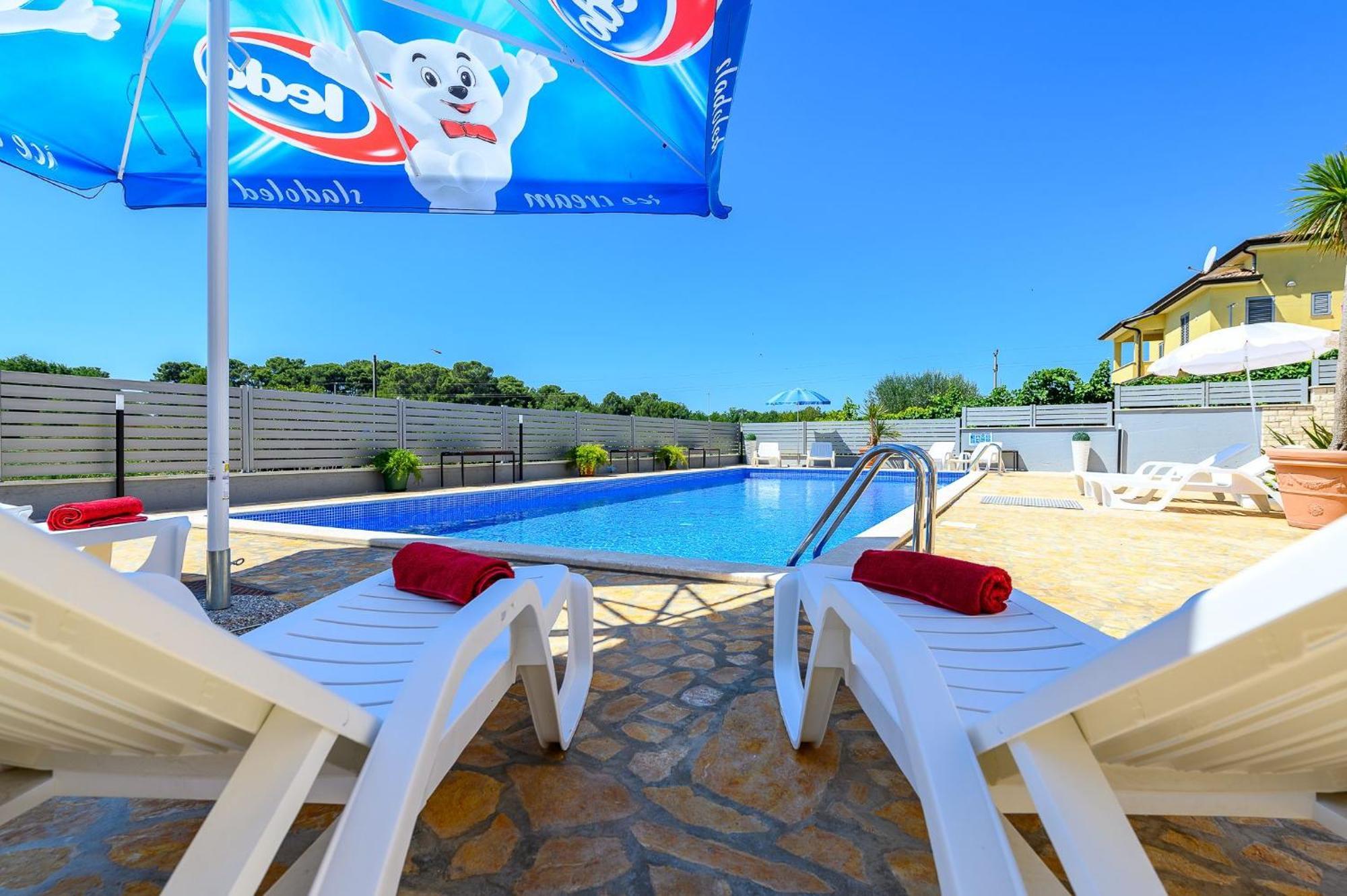 Stancija Amoroso Porec Apartments Екстер'єр фото